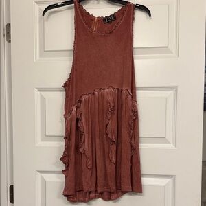 POL Sleeveless Top with Lace in Warm Rust